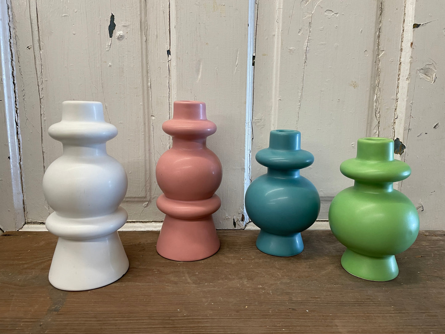 WHITE CERAMIC CANDLE HOLDER