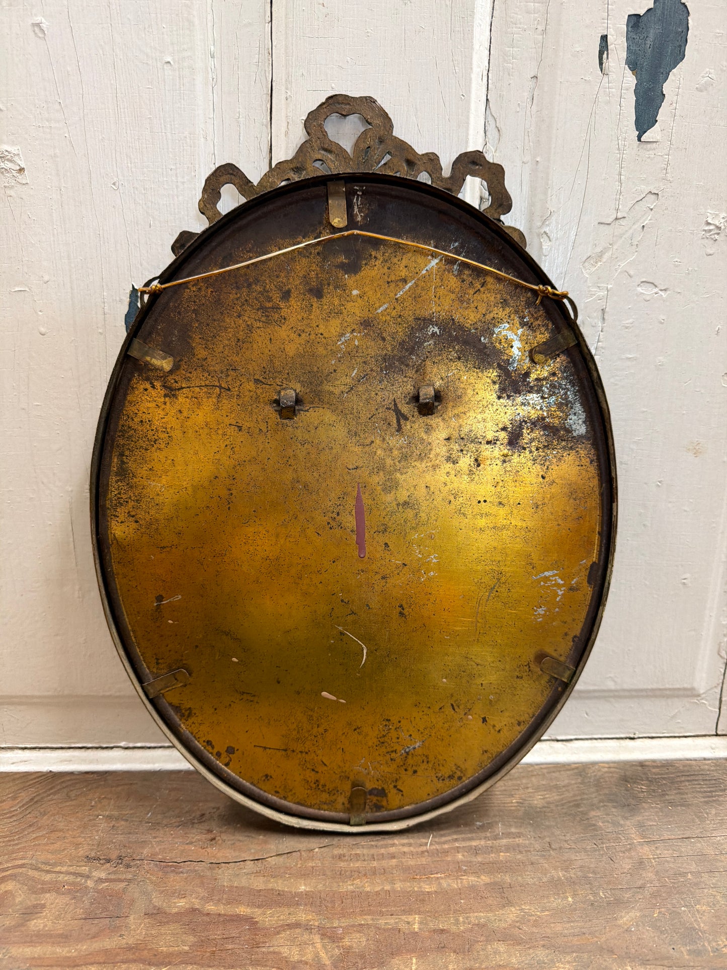 OVAL PICTURE OF GIRL