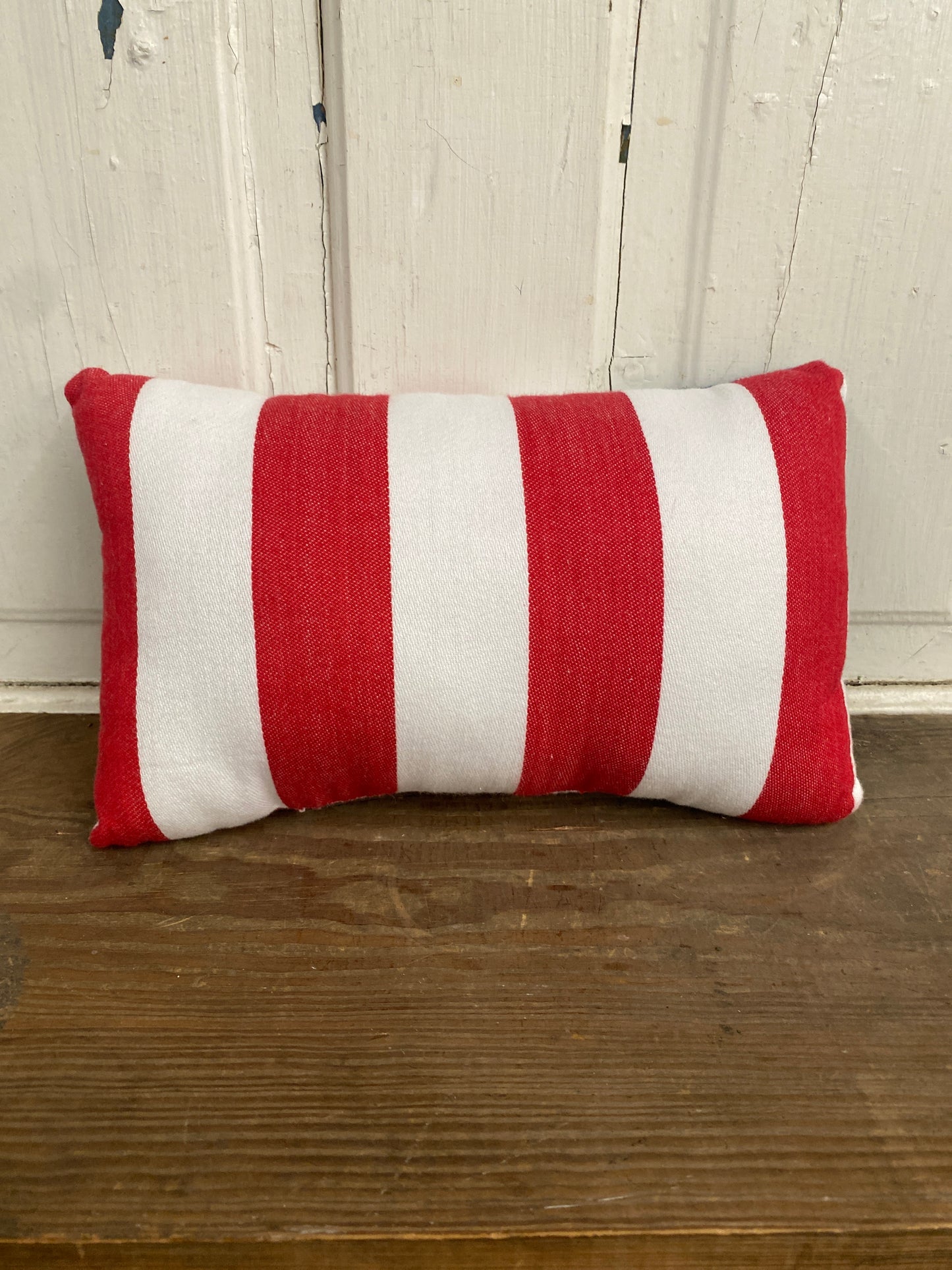 CLOTH FLAG PILLOW