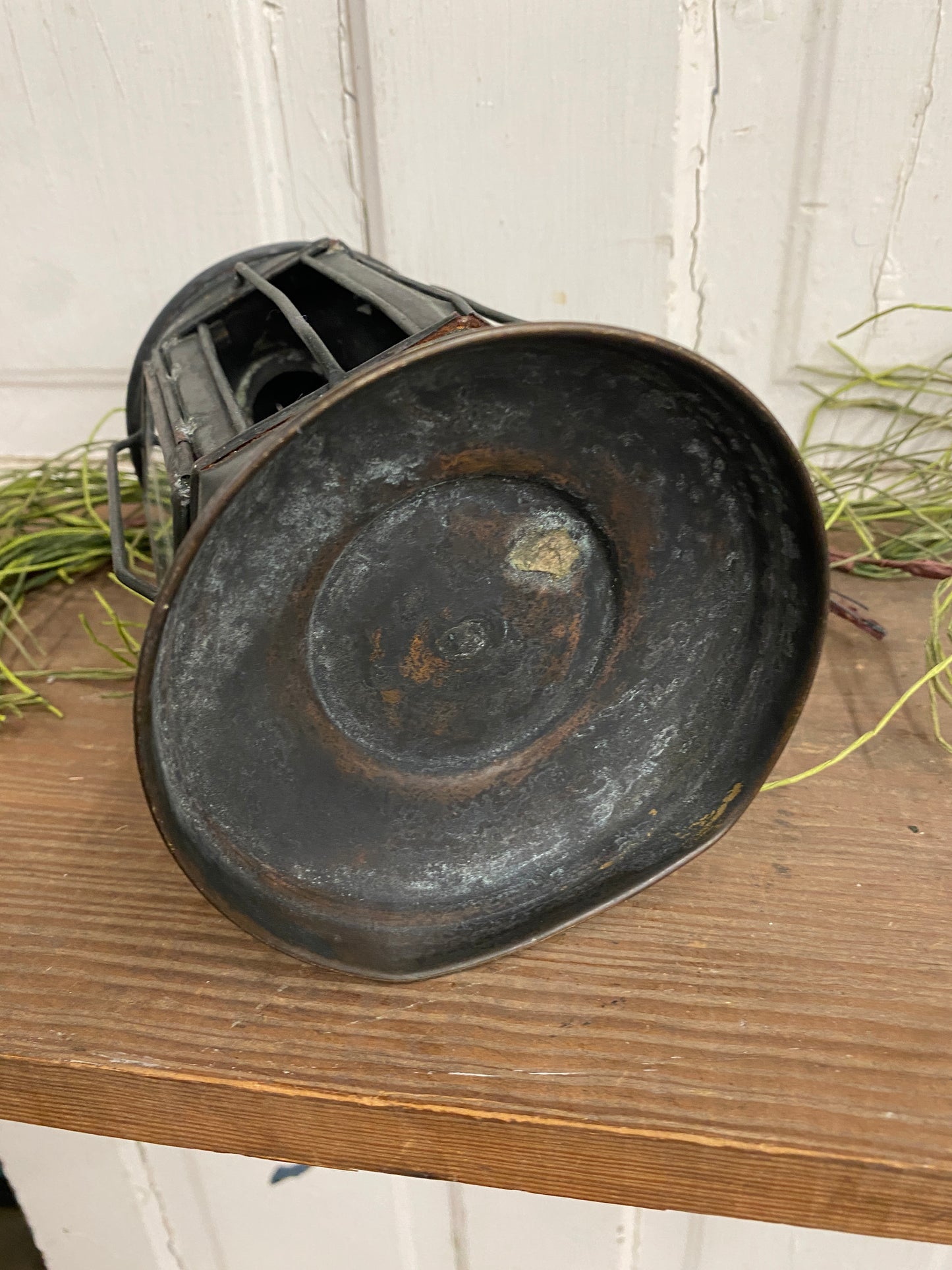 BLACK METAL LANTERN