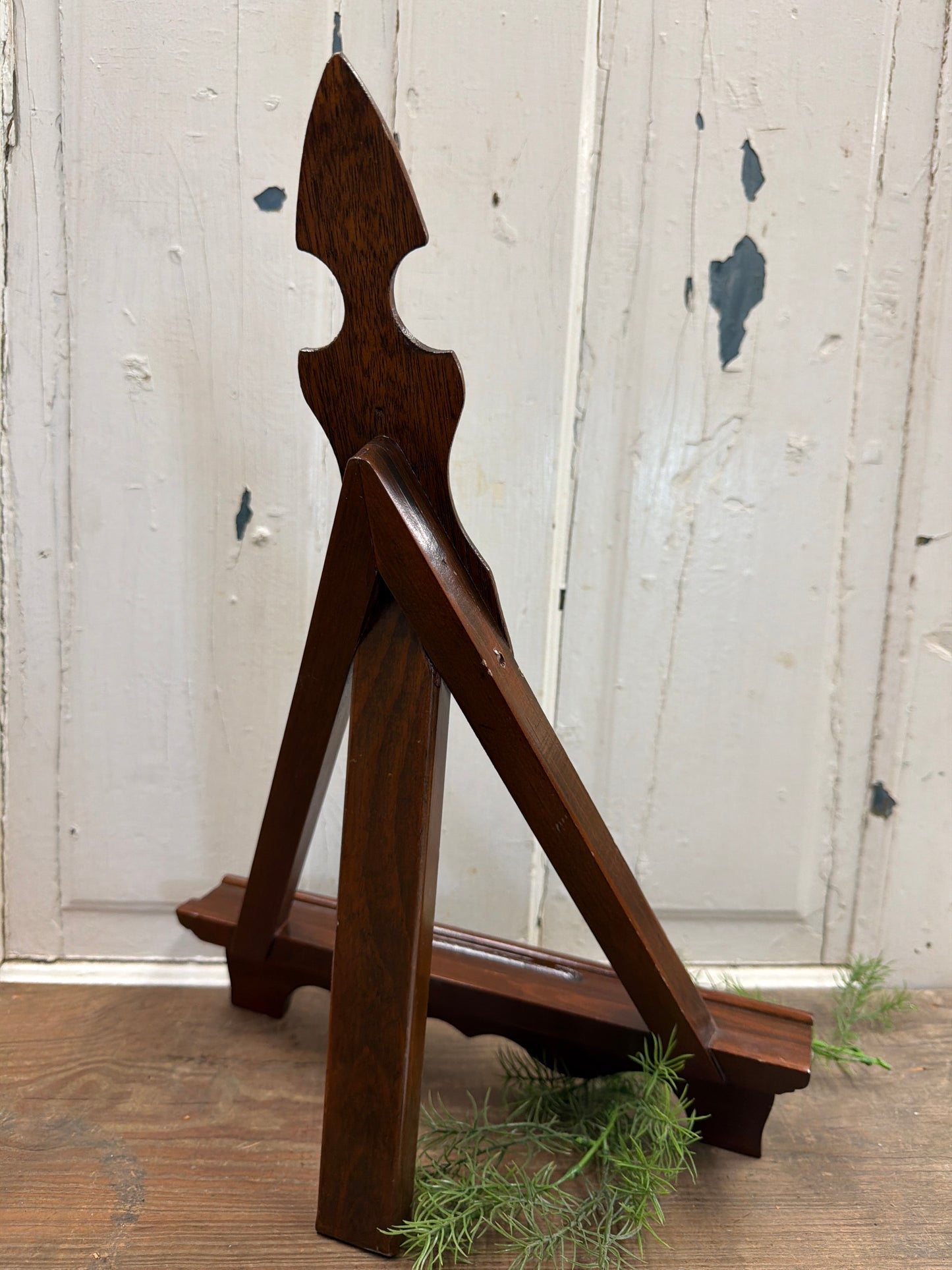 WOOD EASEL