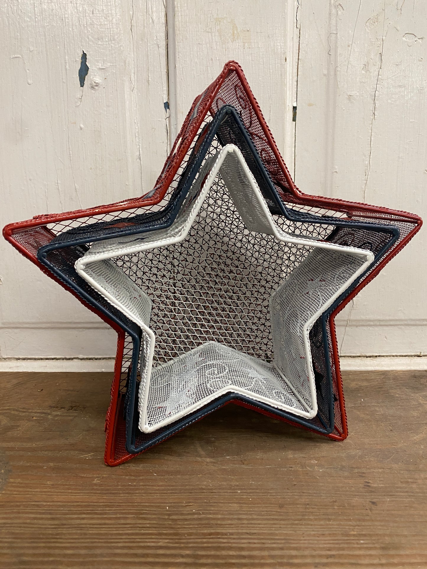 RED STAR BASKET