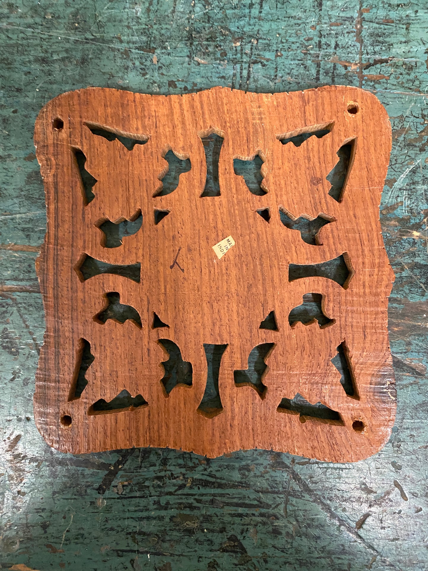 WOOD CARVED TRIVET