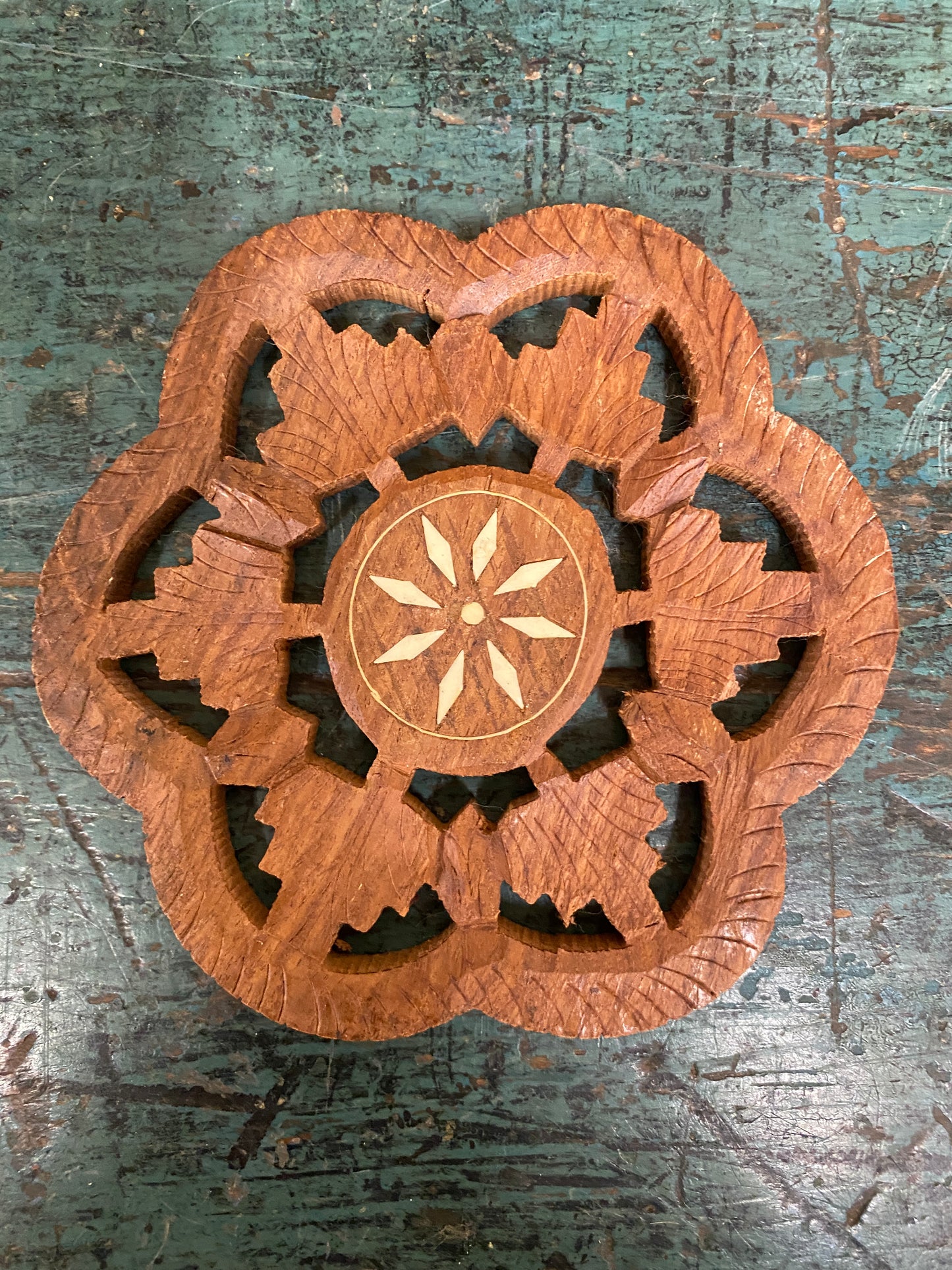 WOOD CARVED TRIVET