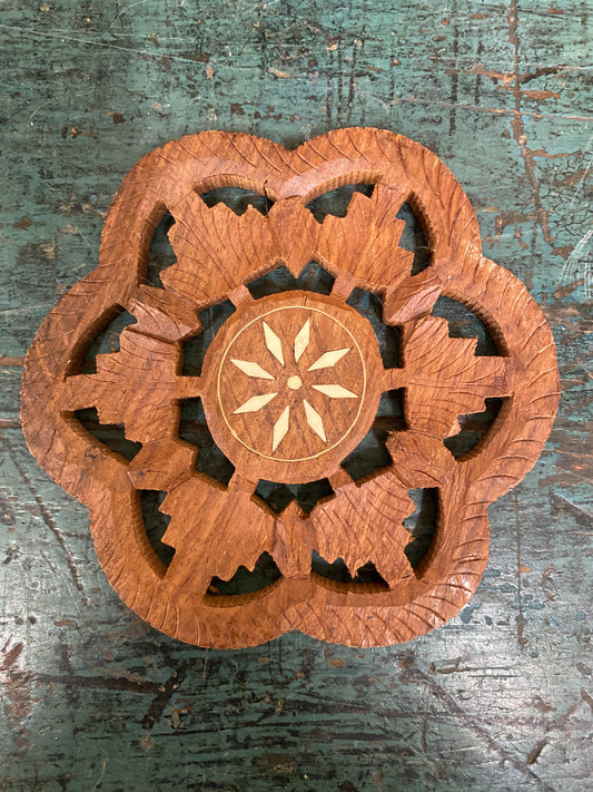 WOOD CARVED TRIVET
