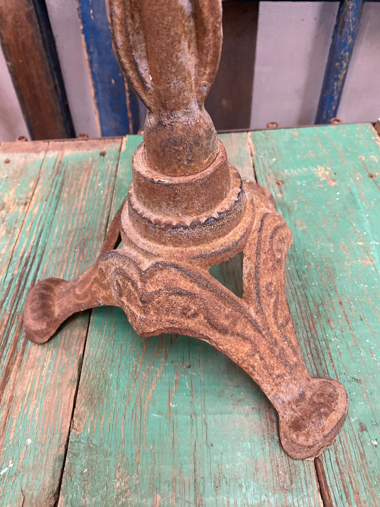 CAST IRON STAND