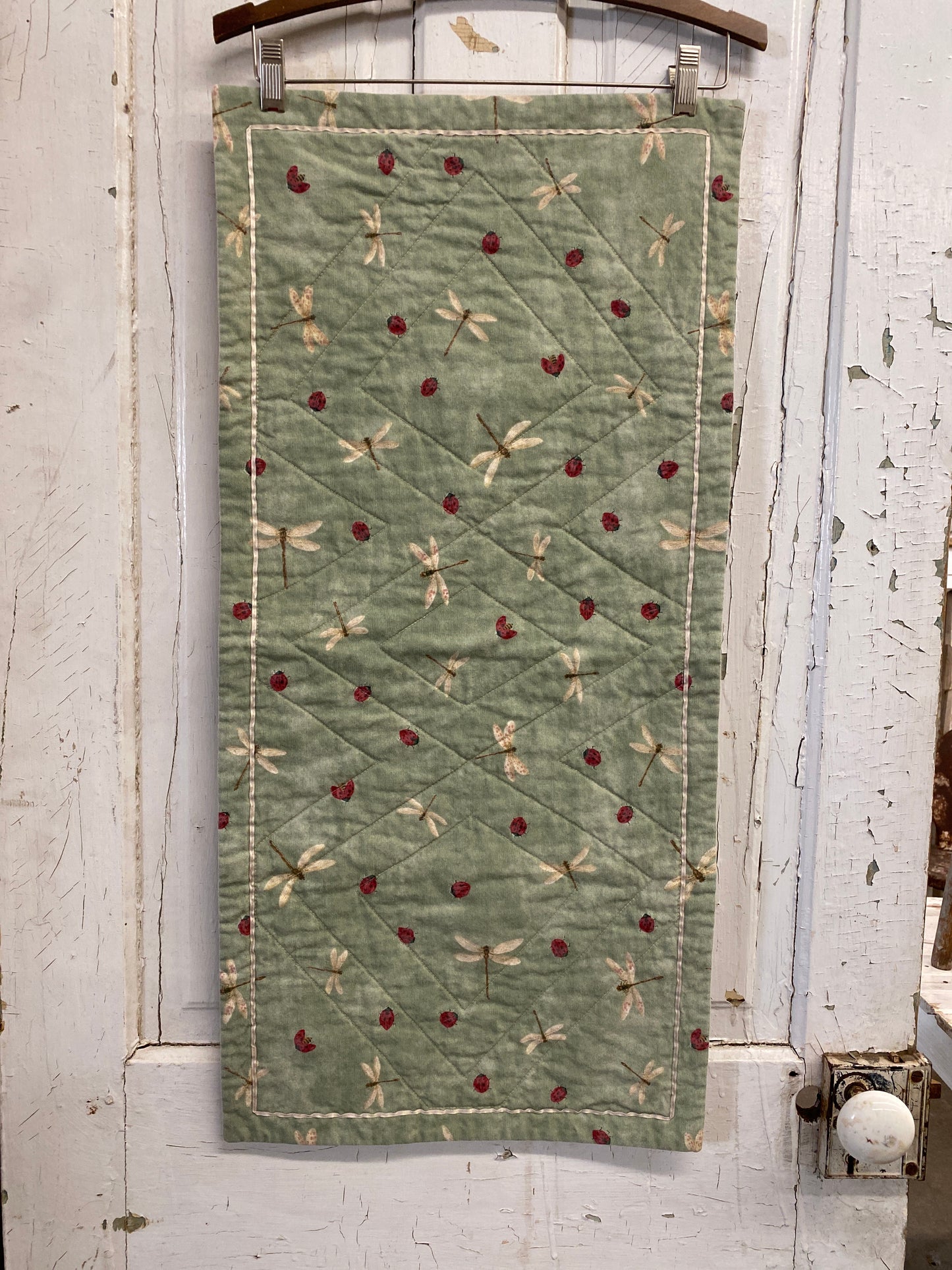 REVERSIBLE TABLE RUNNER