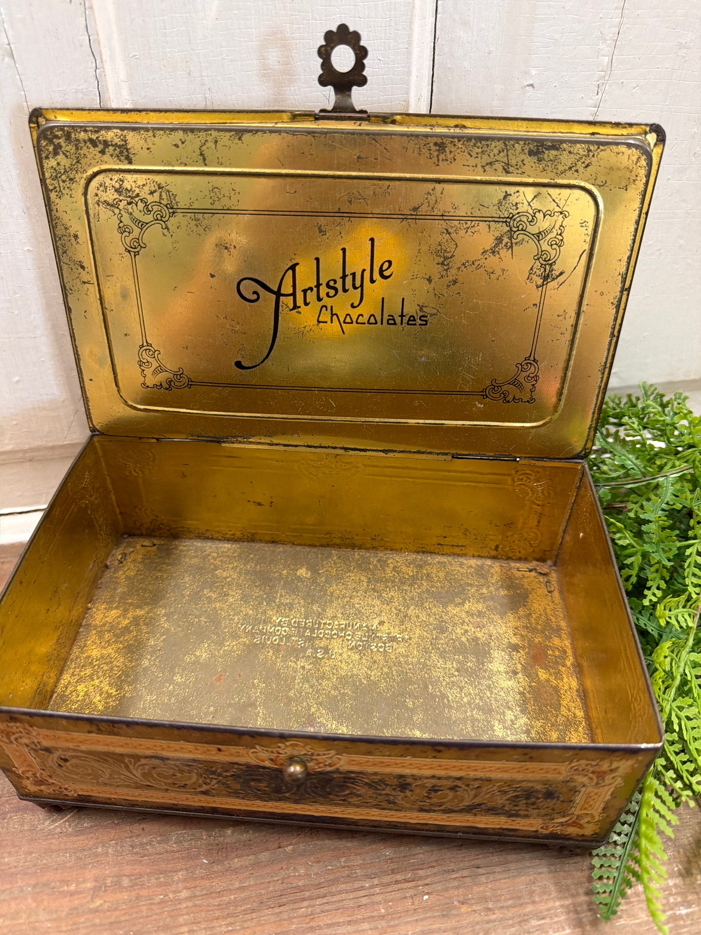 ARTSTYLE CHOCOLATE TIN