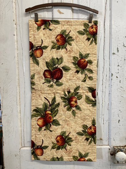REVERSIBLE TABLE RUNNER