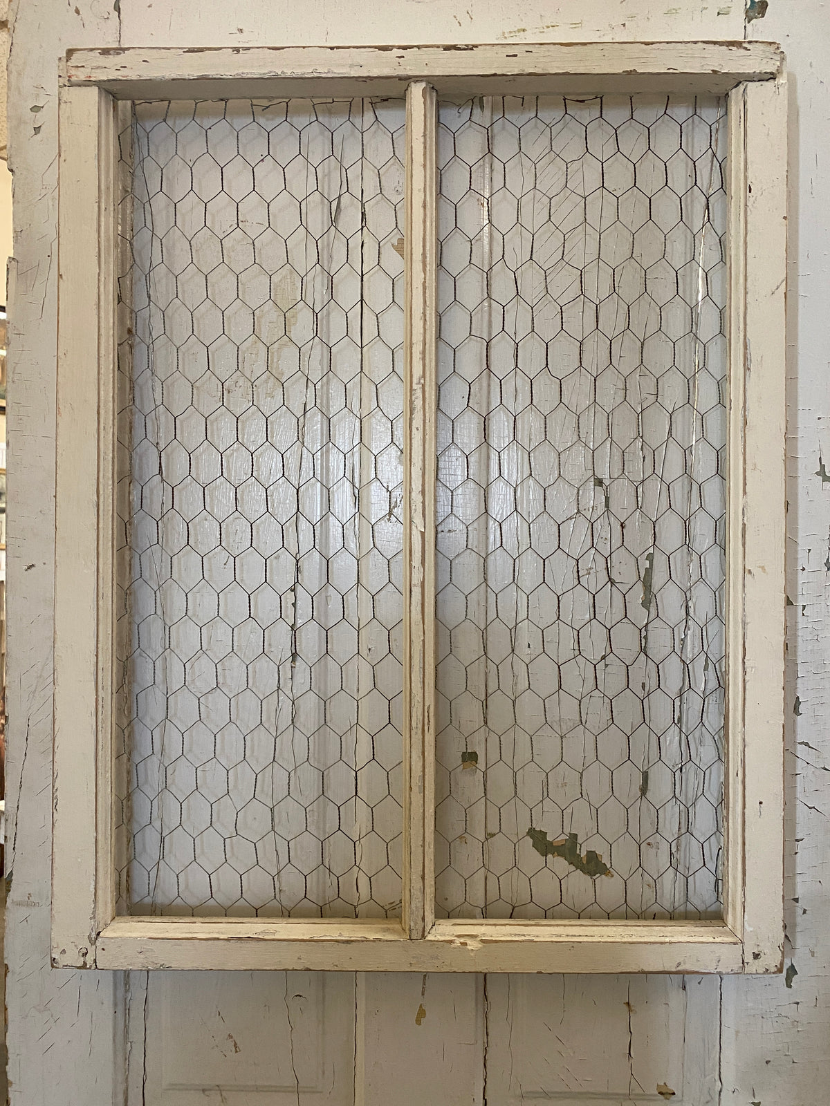 Chicken wire window rack – Hunt and Gather Vintage Wichita