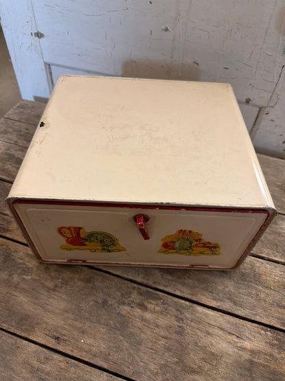 ￼BREAD BOX