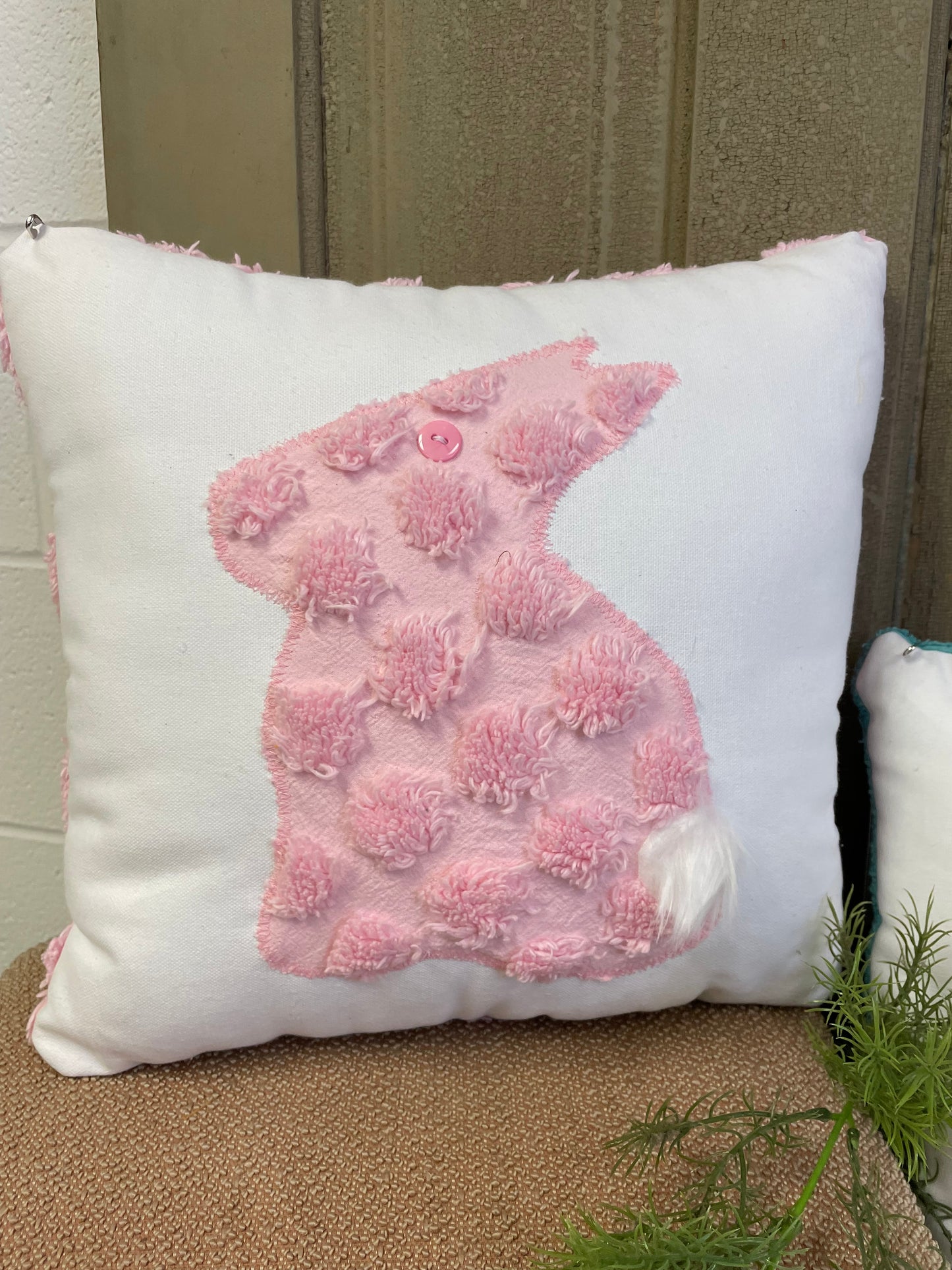 SQUARE CHENILLE BUNNY