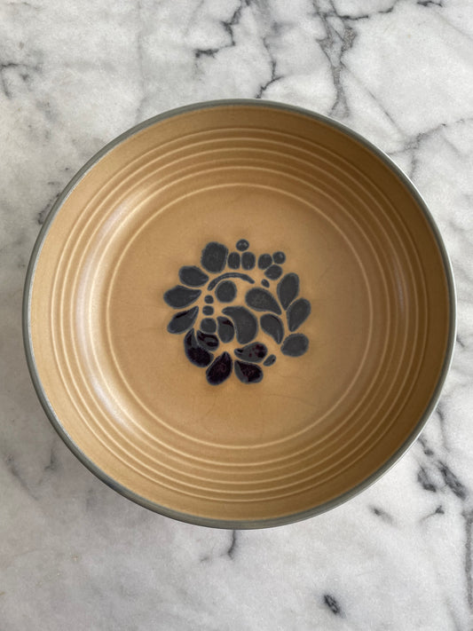 FOLK ART 8.5" VEGETABLE BOWL USA