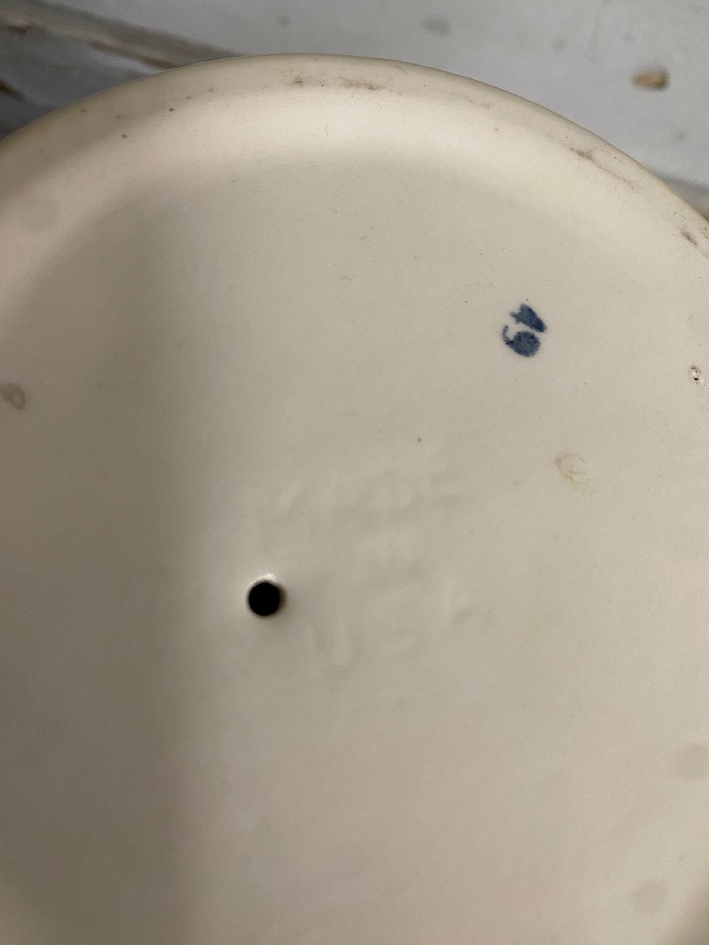 DAISY PEDESTAL CAKE  PLATE