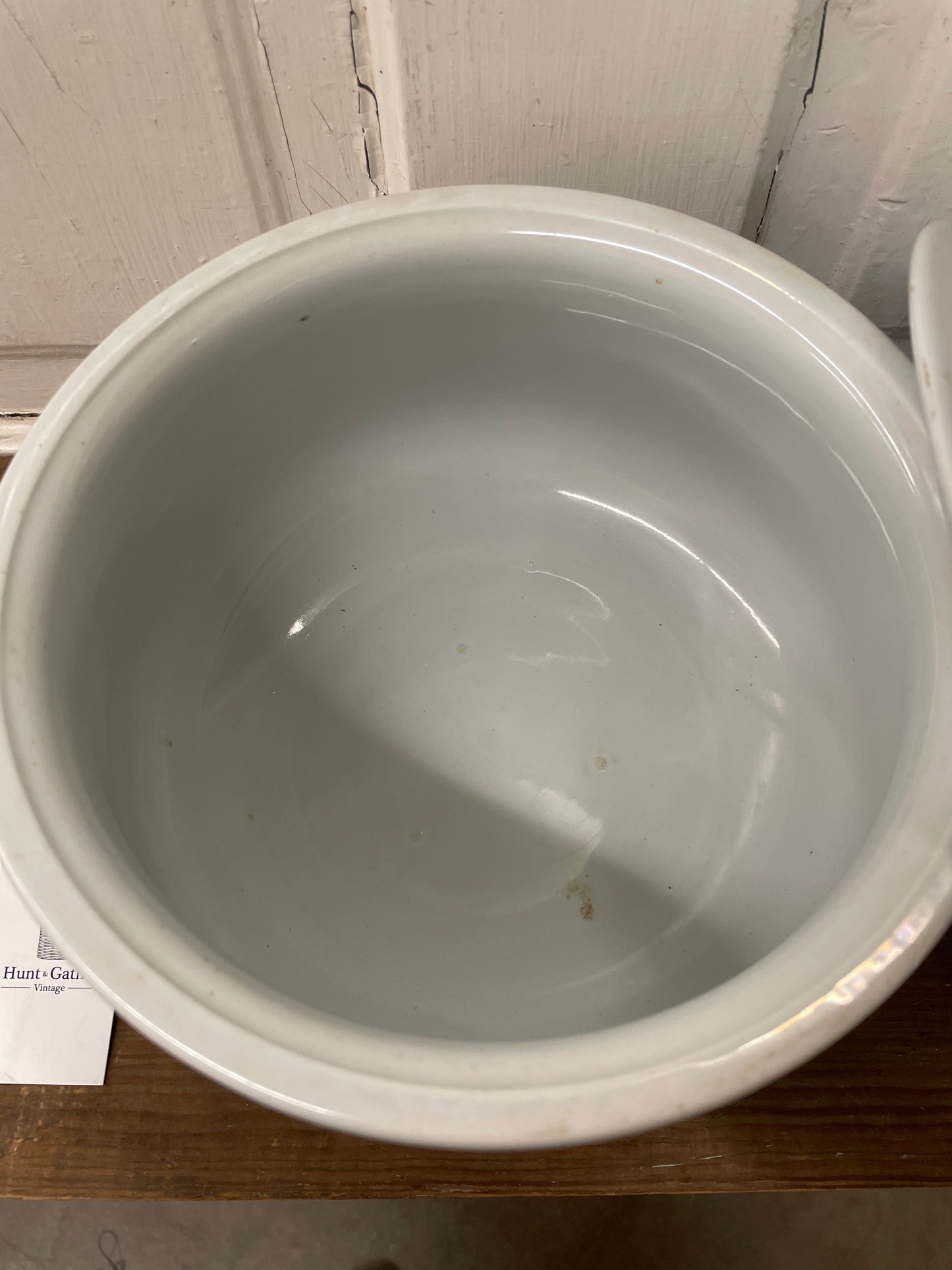 IRONSTONE CHAMBER POT W/LID
