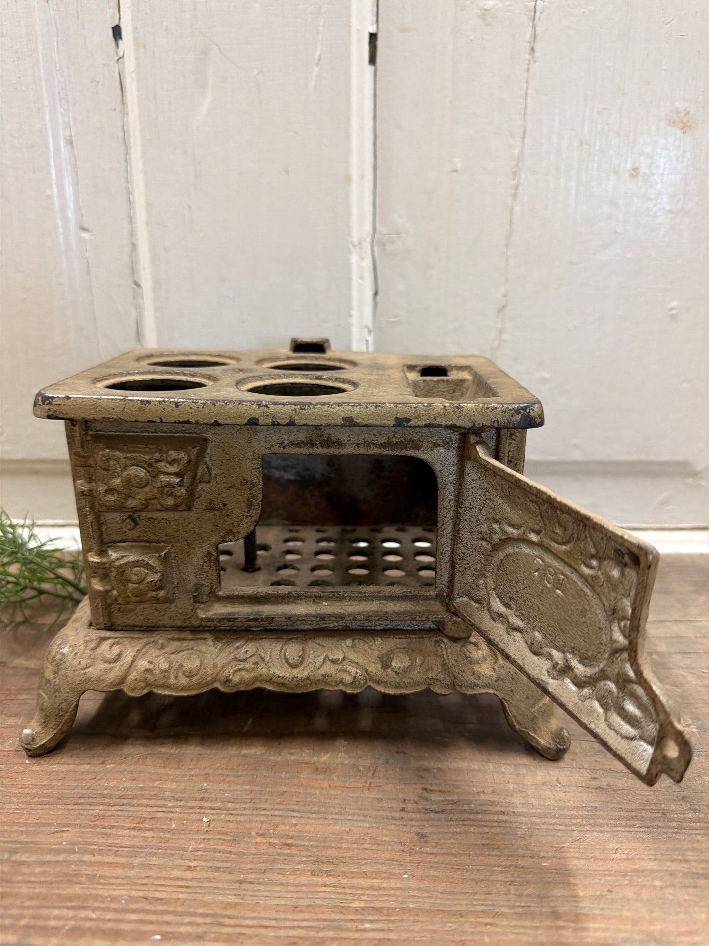 cast iron stove