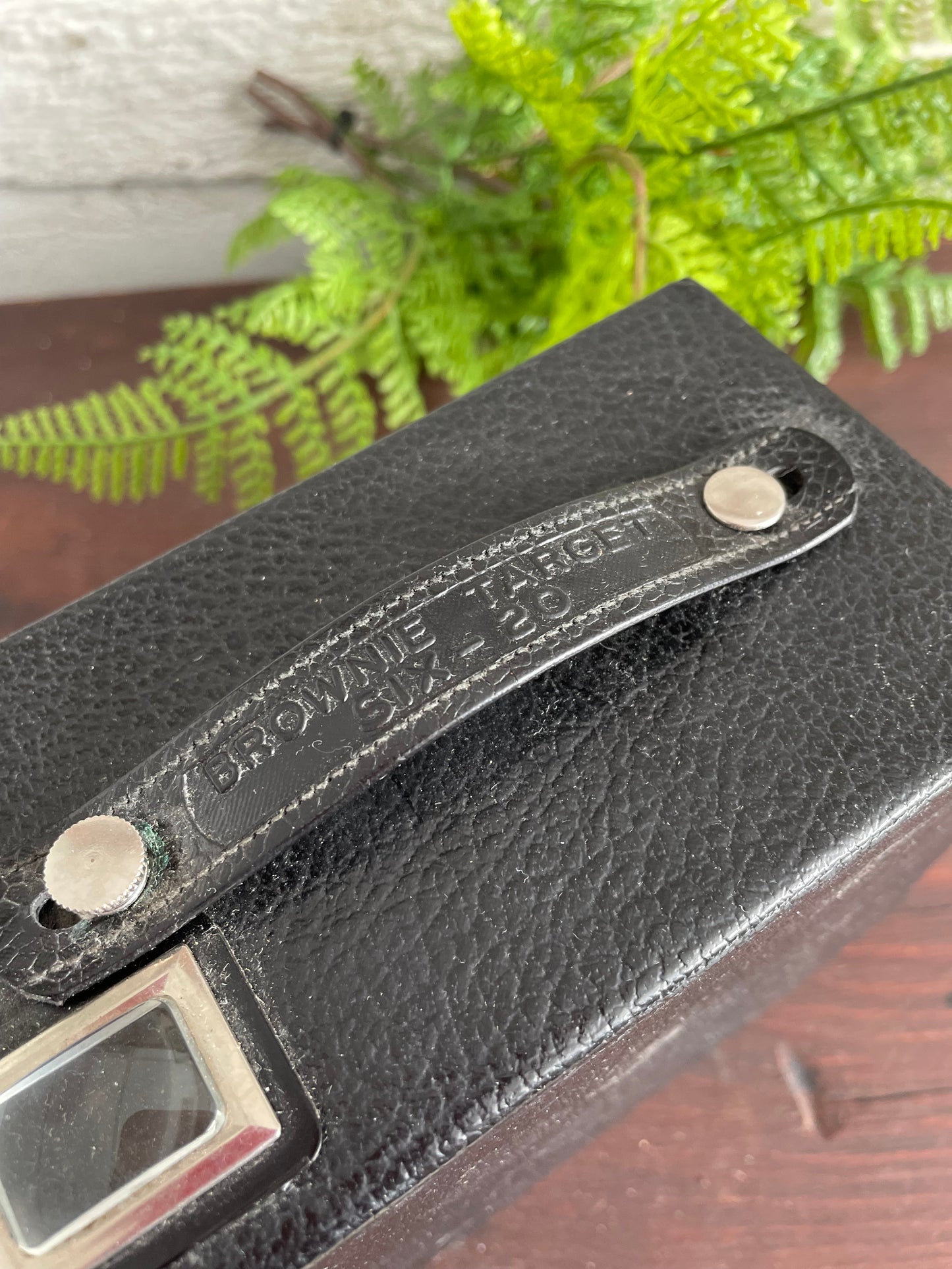 VINTAGE BROWNIE CAMERA