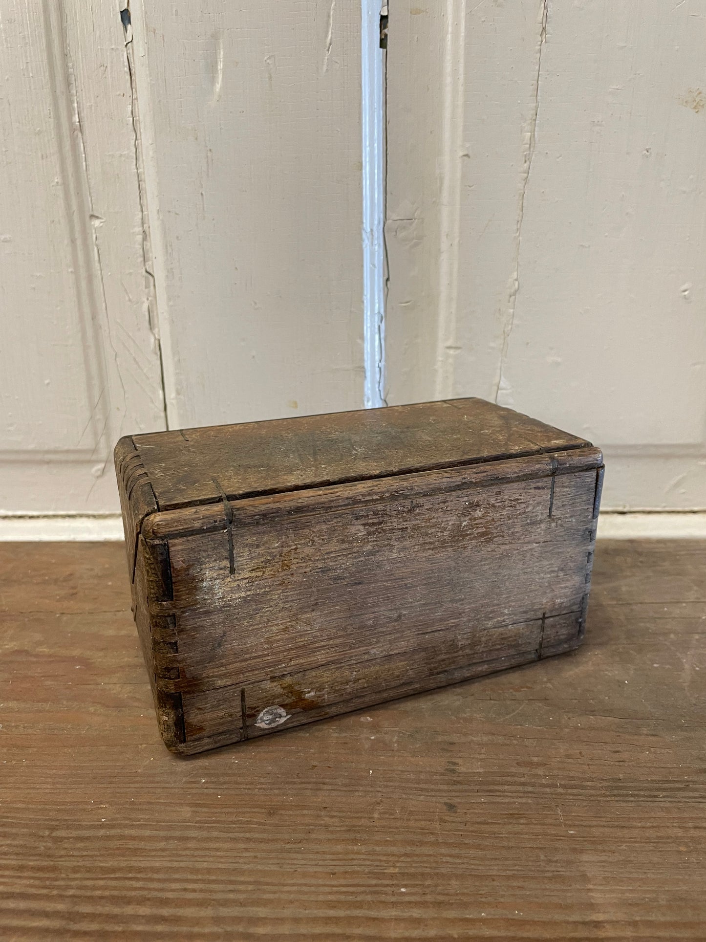 FOLDING SEWING ATTACHMENTS BOX