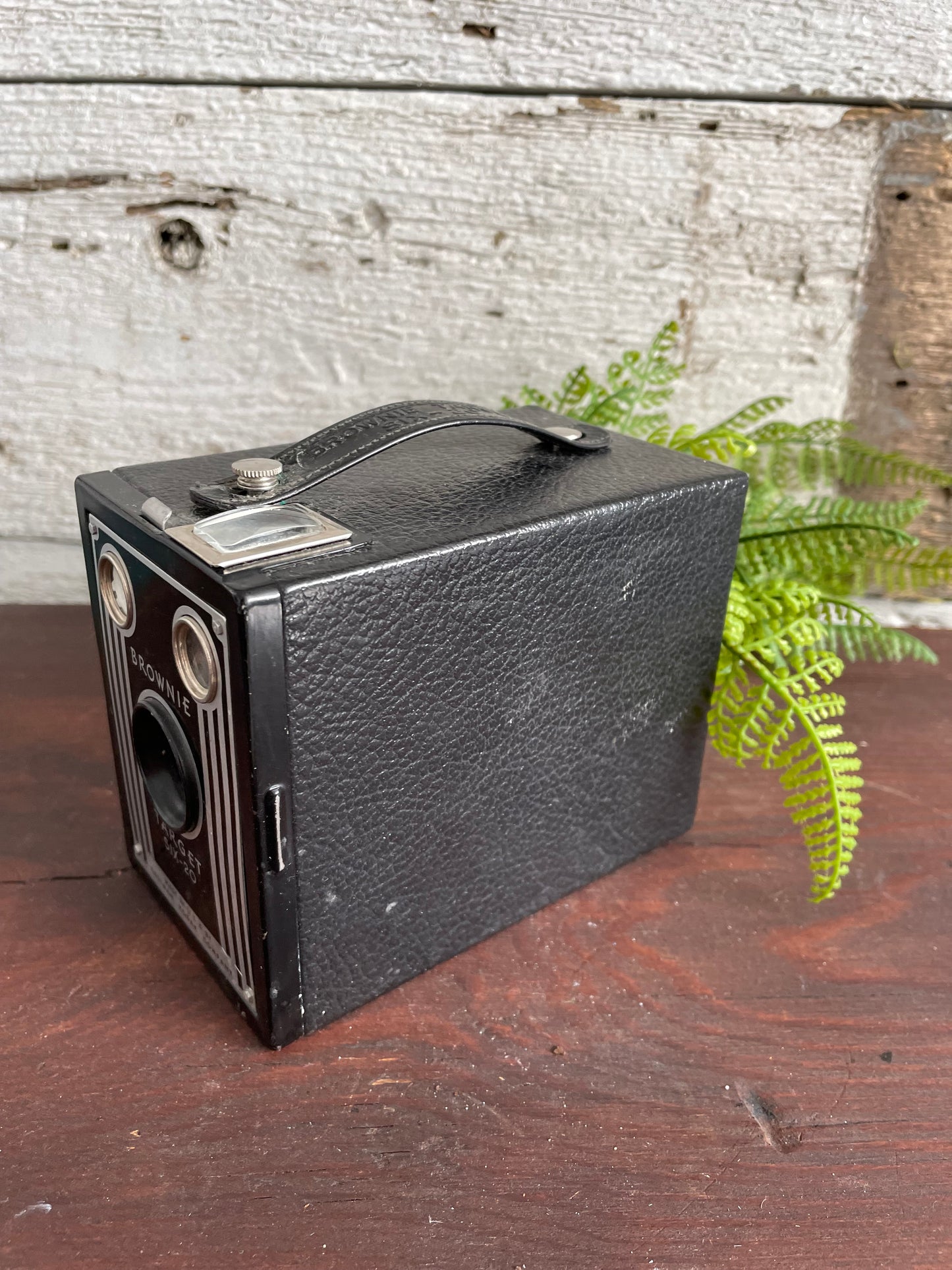 VINTAGE BROWNIE CAMERA