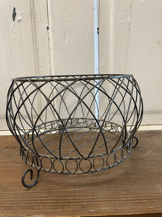 ROUND METAL BASKET