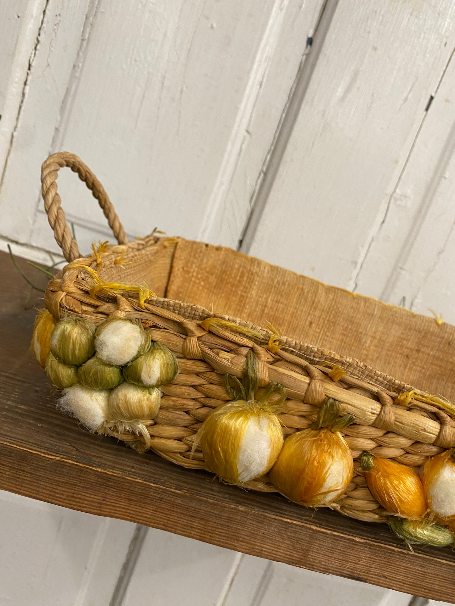 VINTAGE CASSEROLE BASKET