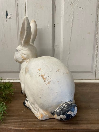 WHITE BUNNY STATUE