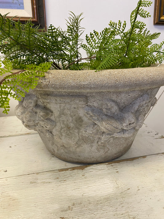 CONCRETE PLANTER