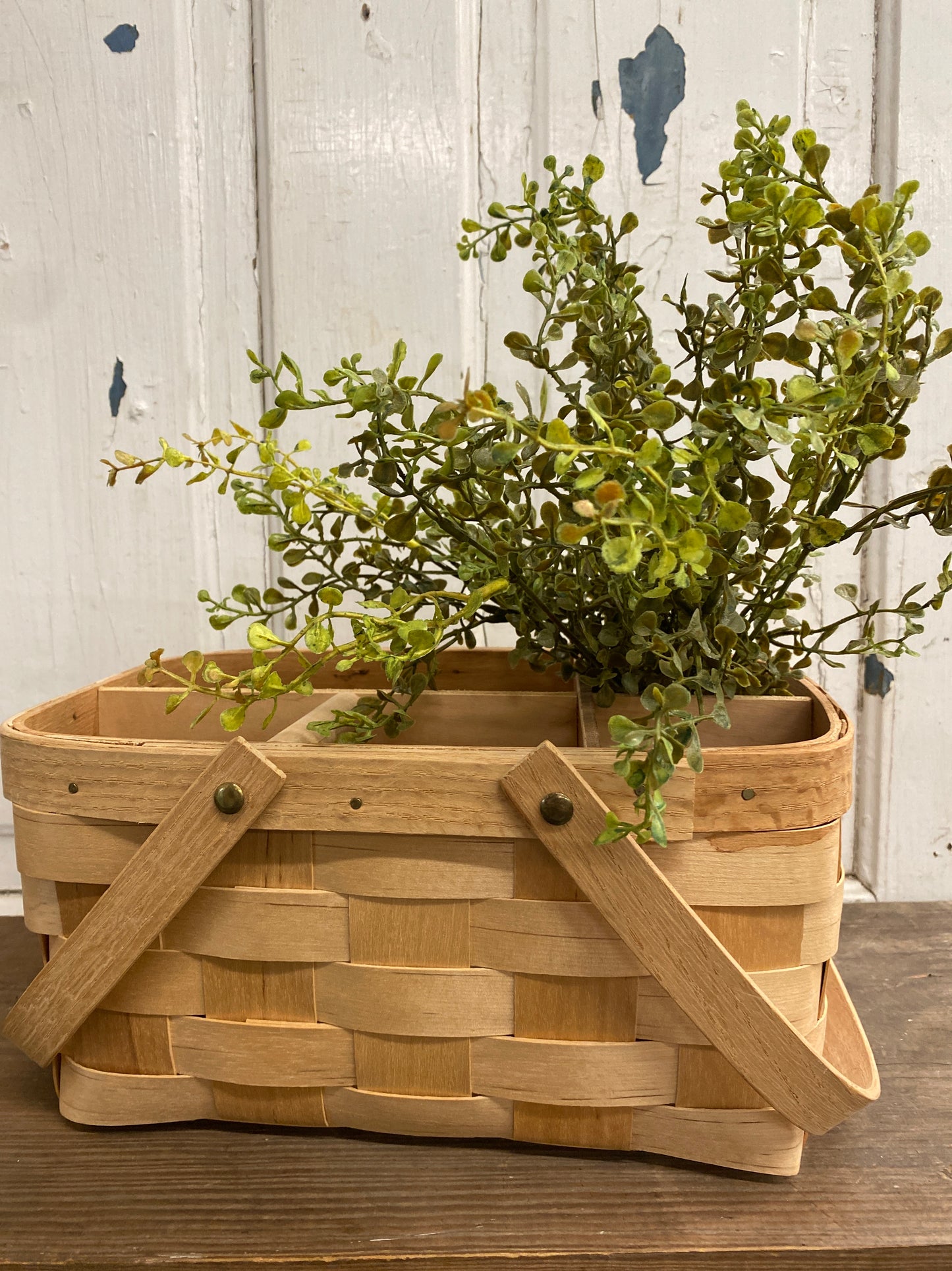 DIVIDED BASKET W/HANDLES