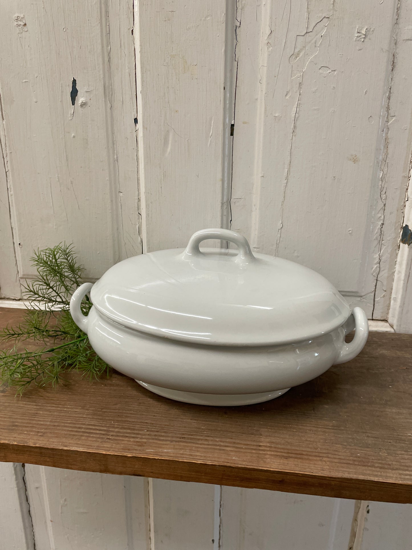 IRONSTONE COVERED DISH MEAKIN