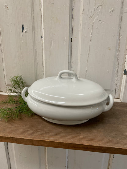 IRONSTONE COVERED DISH MEAKIN