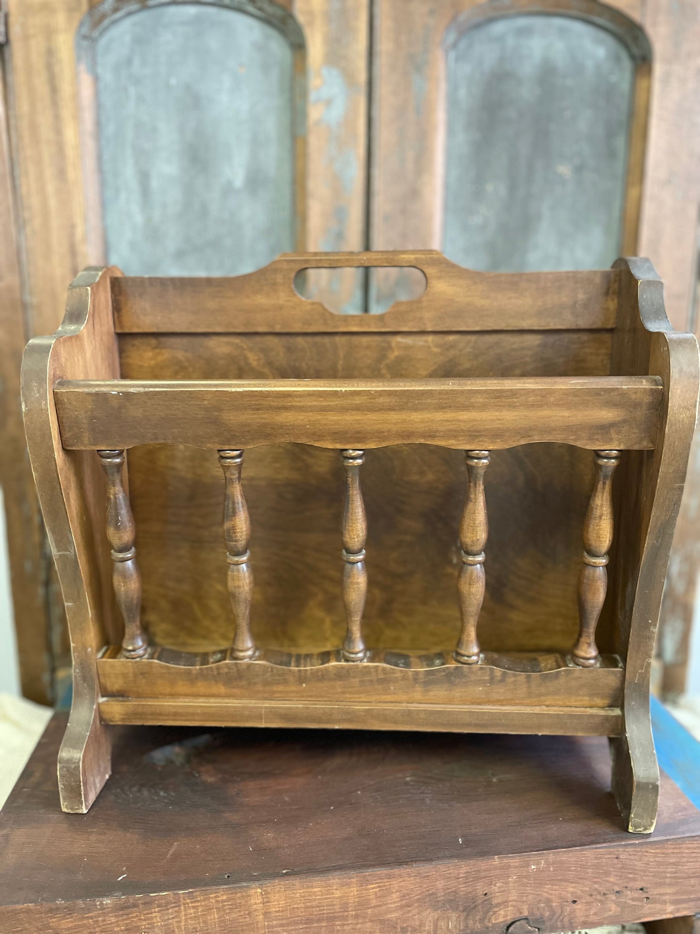 LEICK MAGAZINE RACK