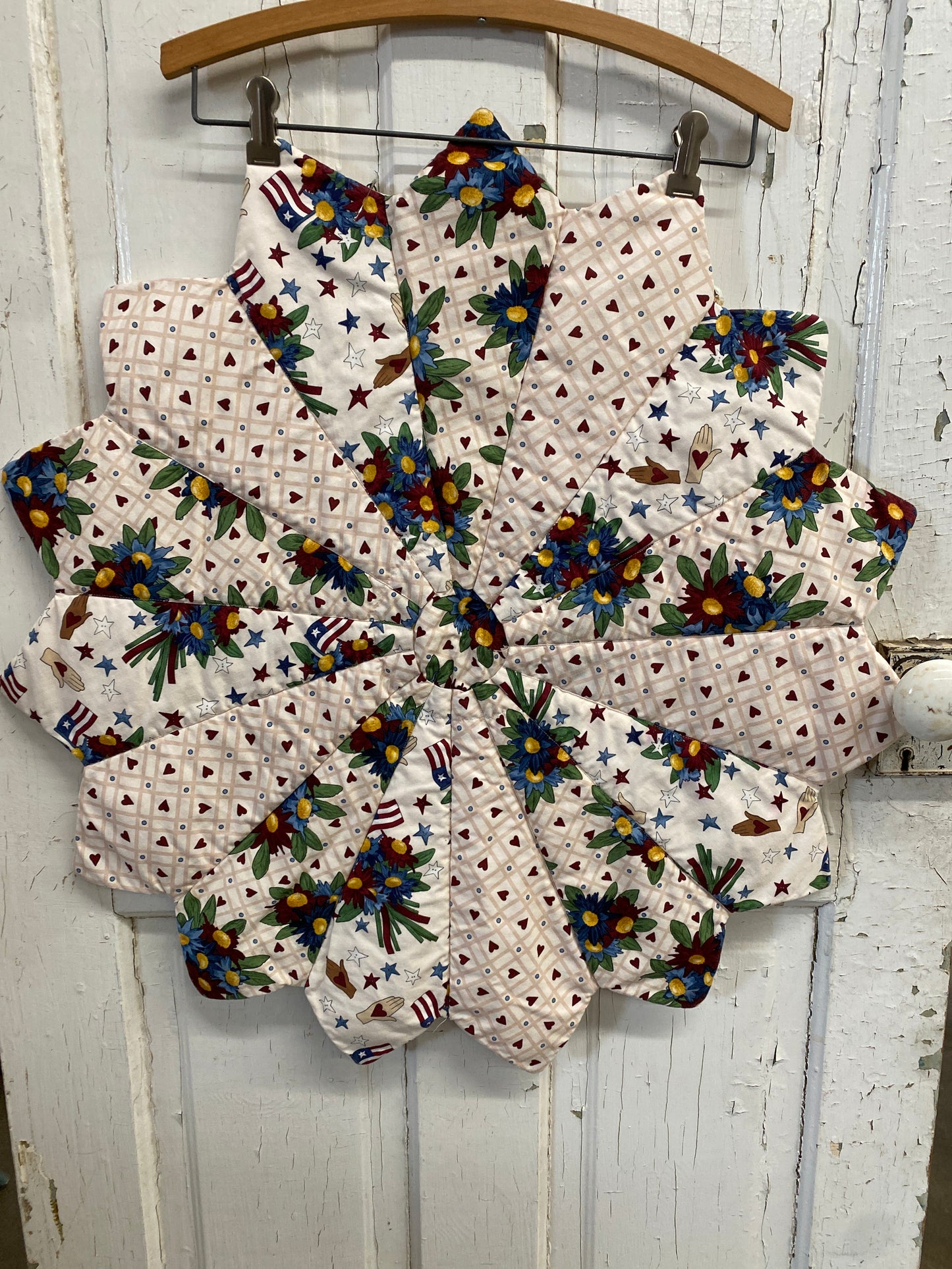 PATRIOTIC TABLE TOPPER