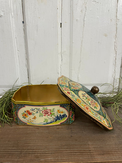 BISCUIT OR TEA TIN WITH LID