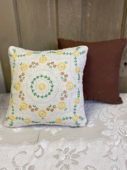 CIRCLE EMBROIDERED PILLOW
