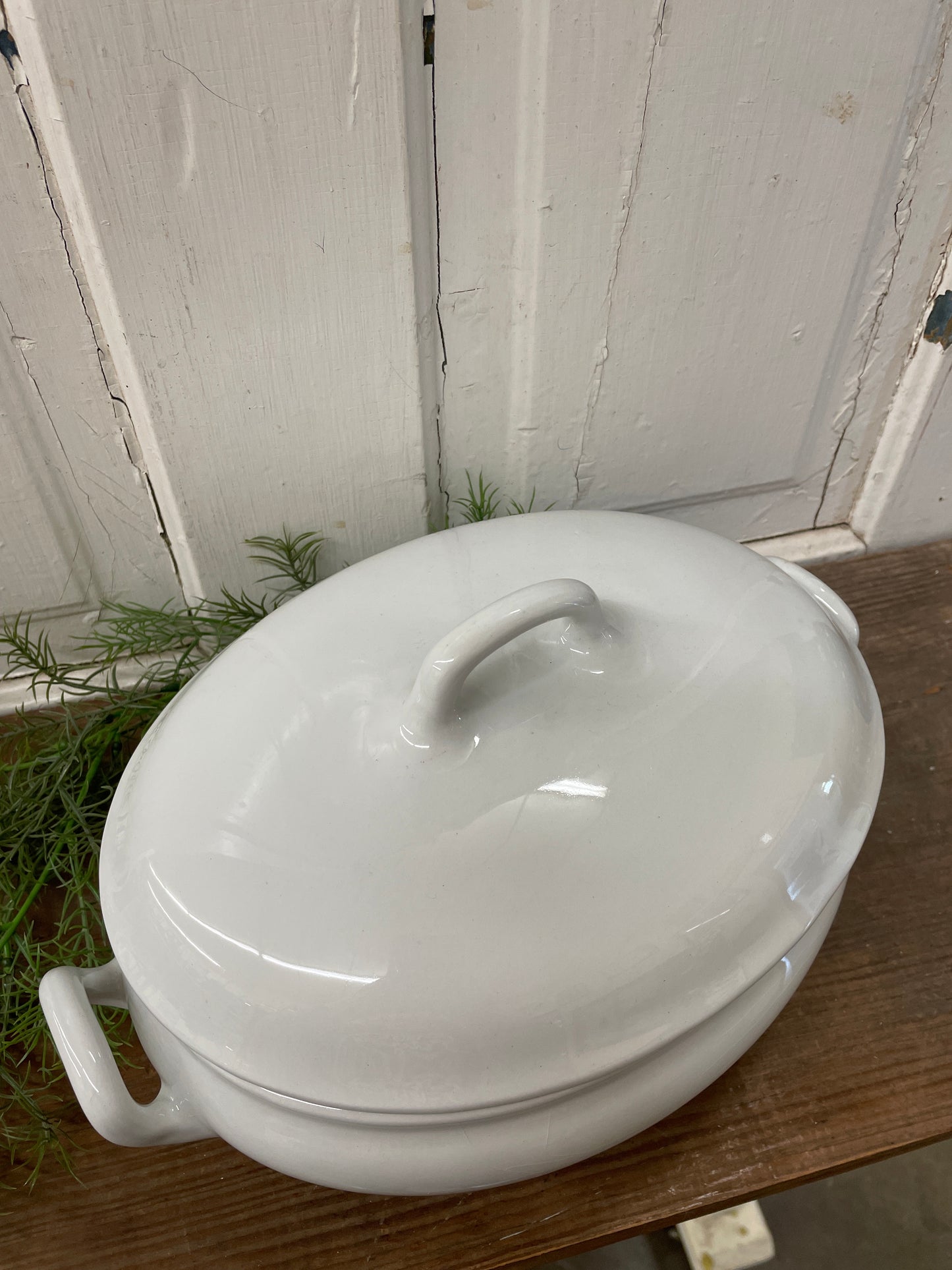 IRONSTONE COVERED DISH MEAKIN