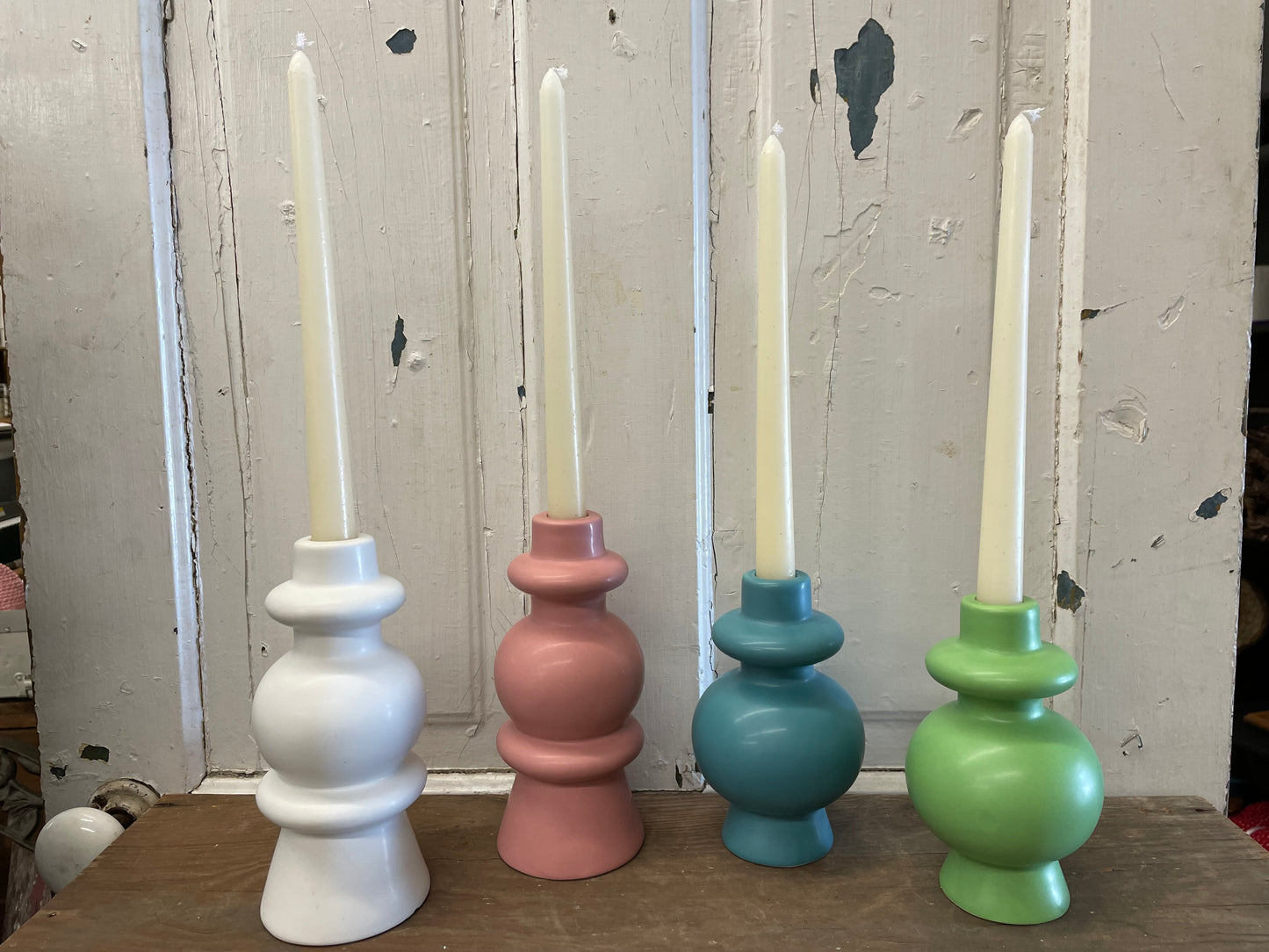 WHITE CERAMIC CANDLE HOLDER