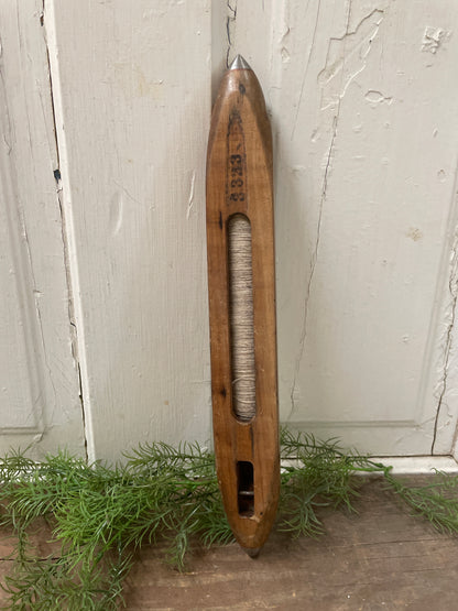 WEAVING SHUTTLE