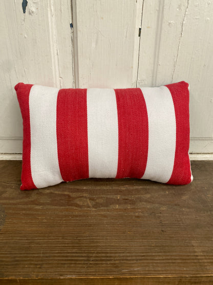 CLOTH FLAG PILLOW