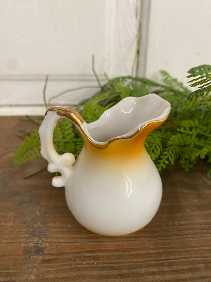 GOLD AND WHITE CREAMER
