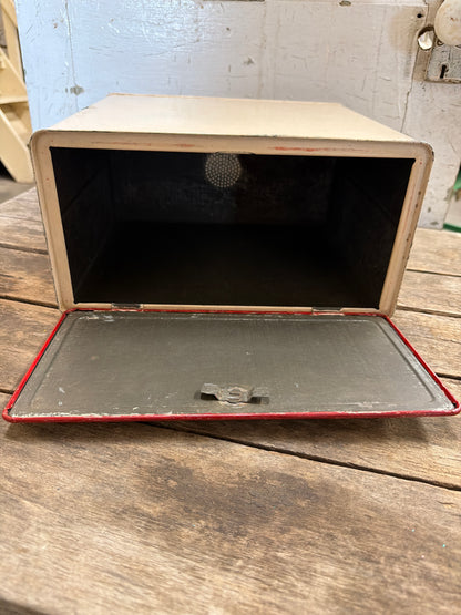 ￼BREAD BOX