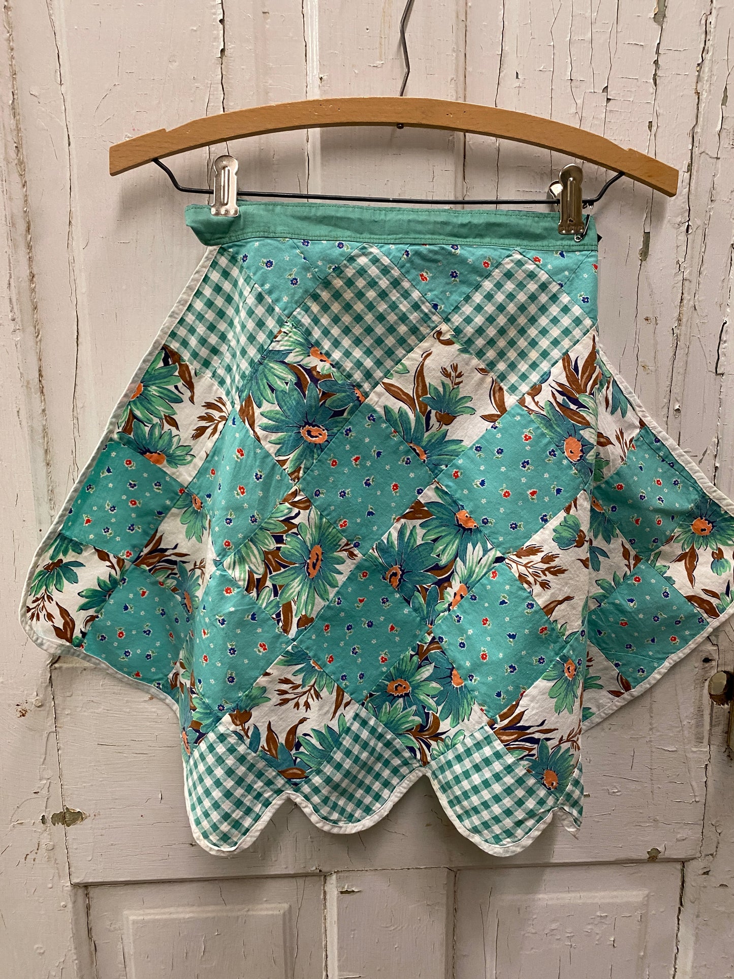 VINTAGE APRON