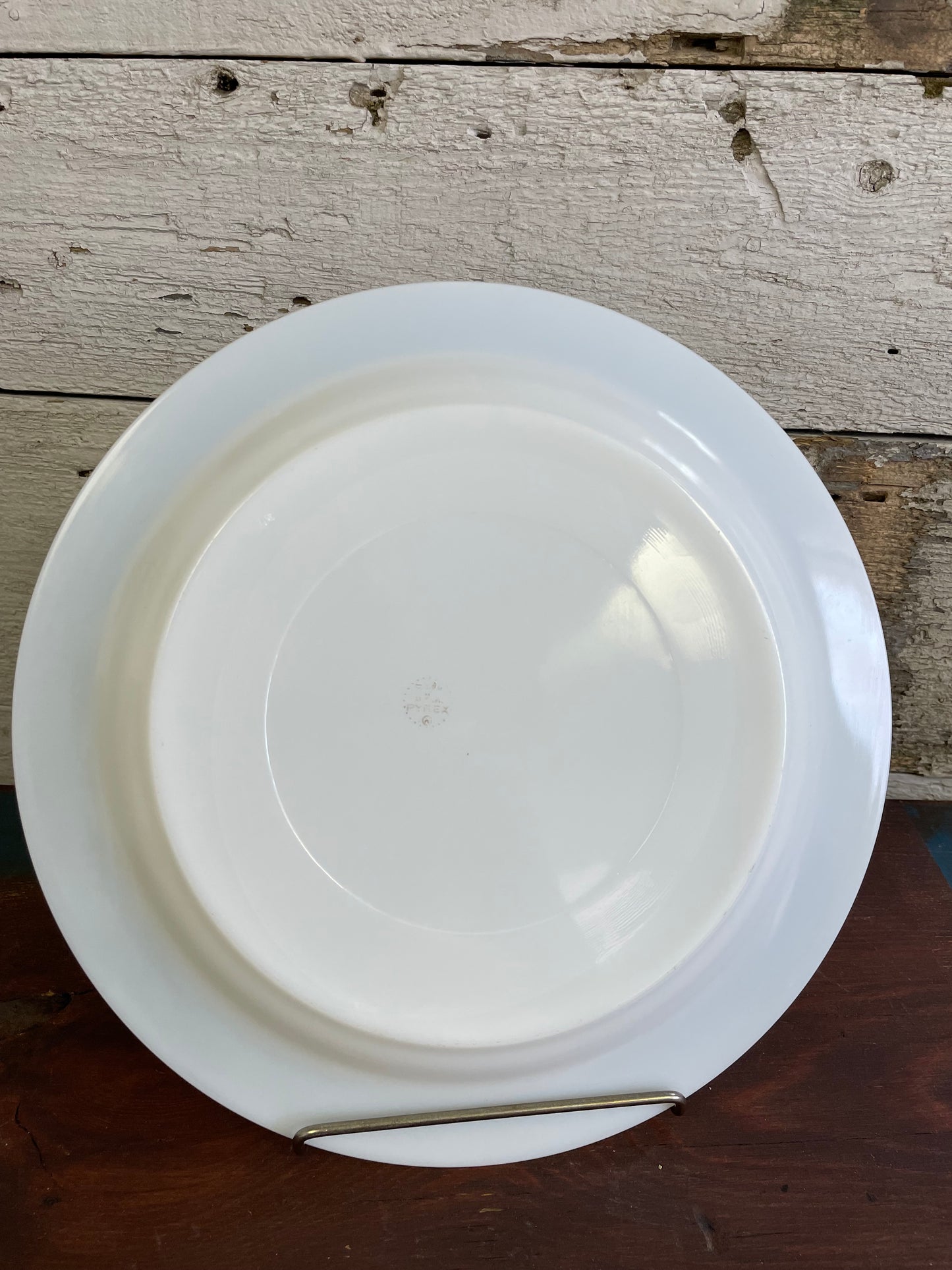 PYREX REGENCY GREEN MILK GLASS PLATE