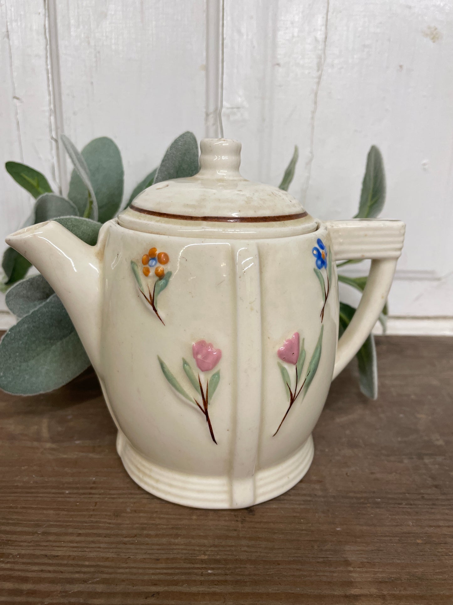 WHITE FLORAL TEA POT