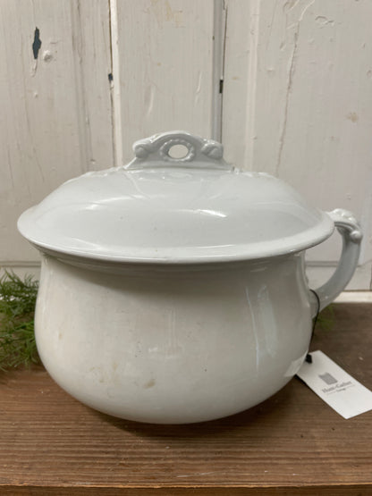 IRONSTONE CHAMBER POT W/LID
