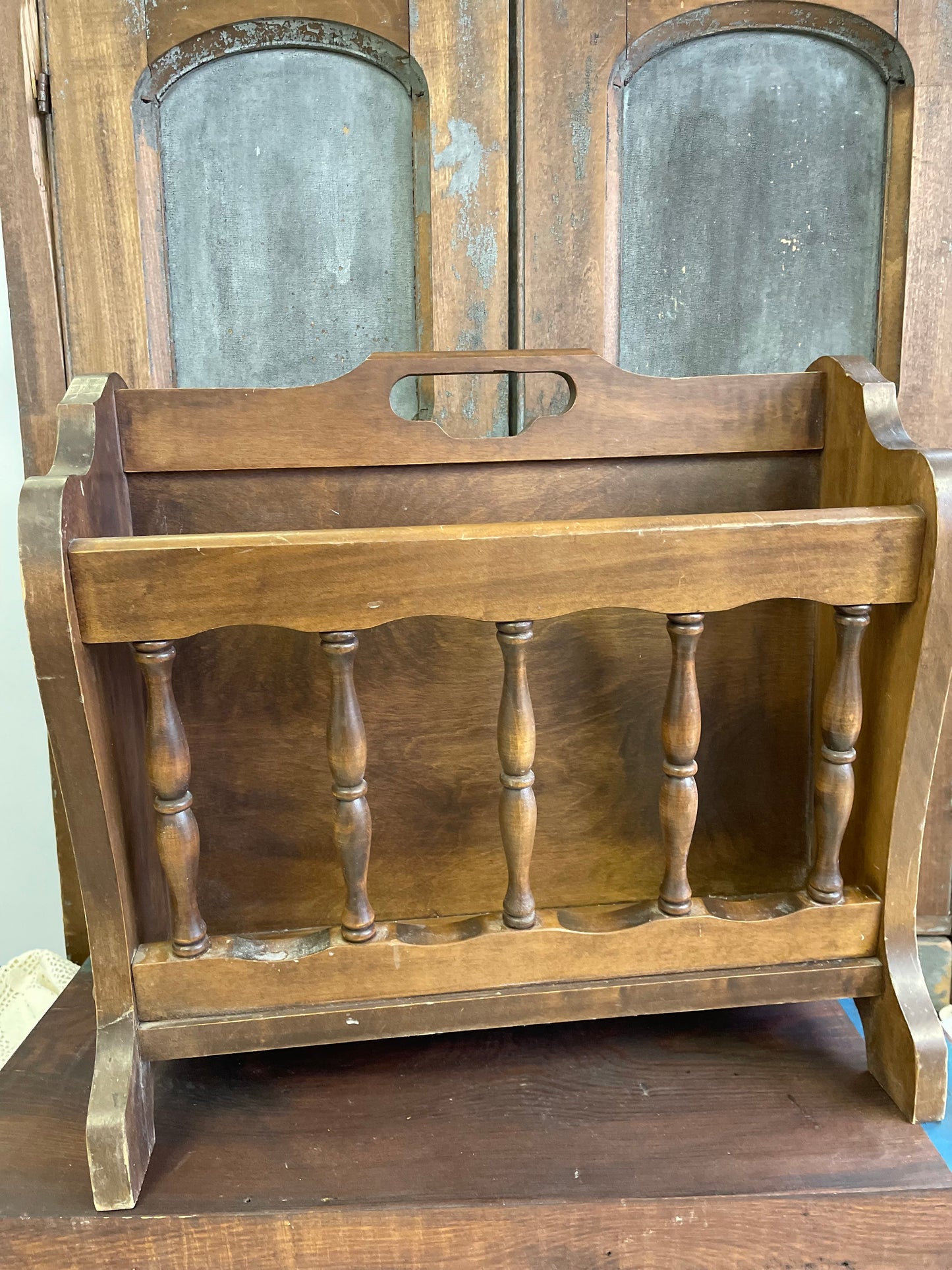 LEICK MAGAZINE RACK