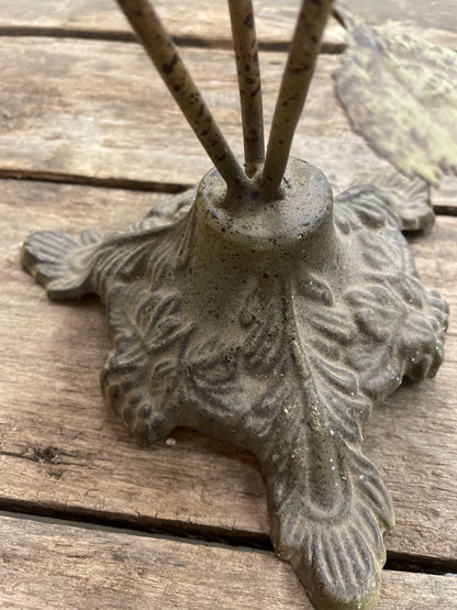 METAL FLOWERS CANDLE HOLDER