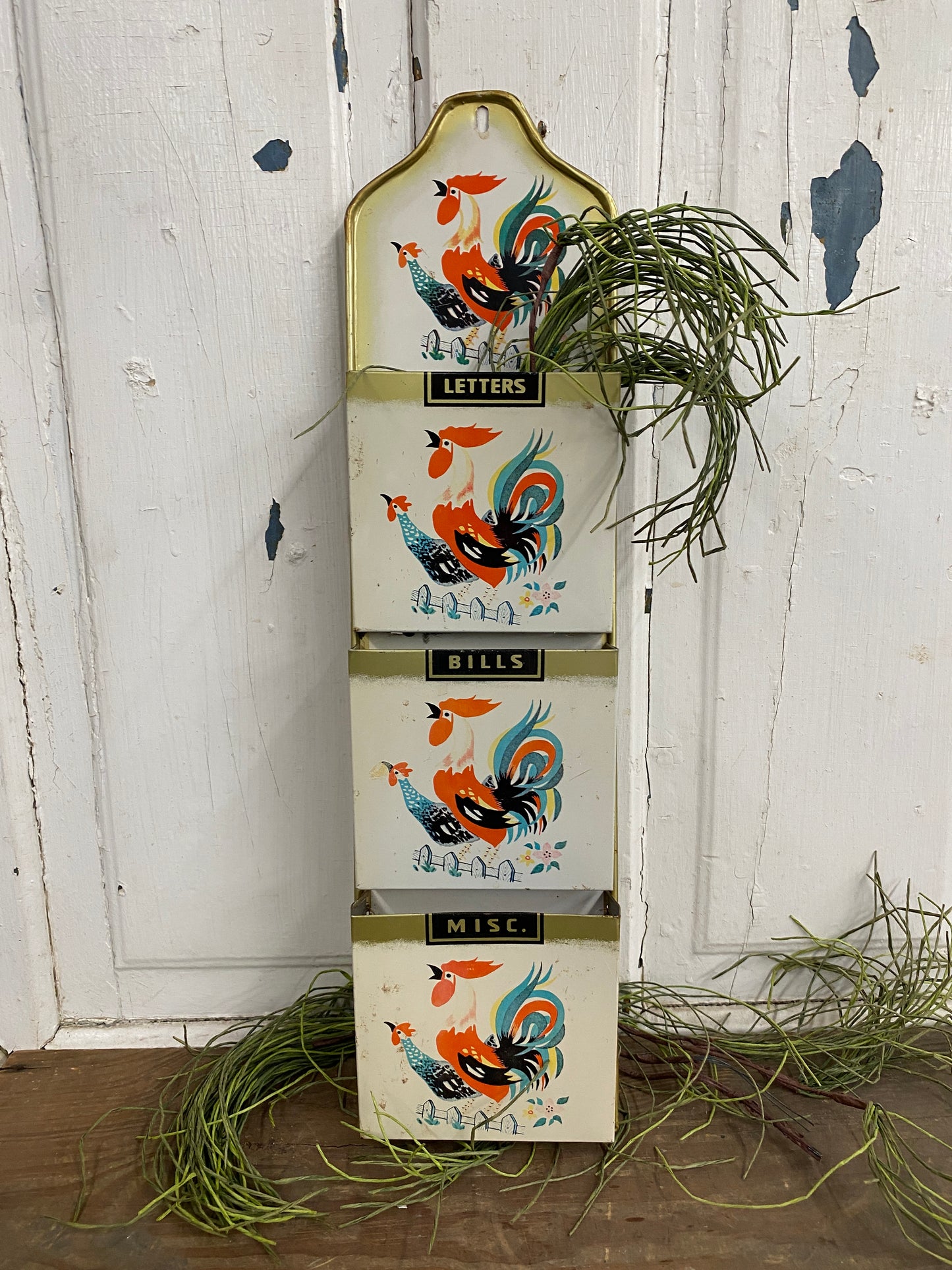 ROOSTER BILL HOLDER
