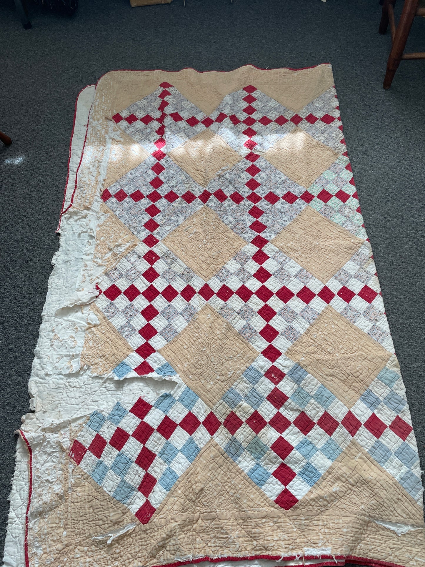 RED AND TAN CUTTER QUILT