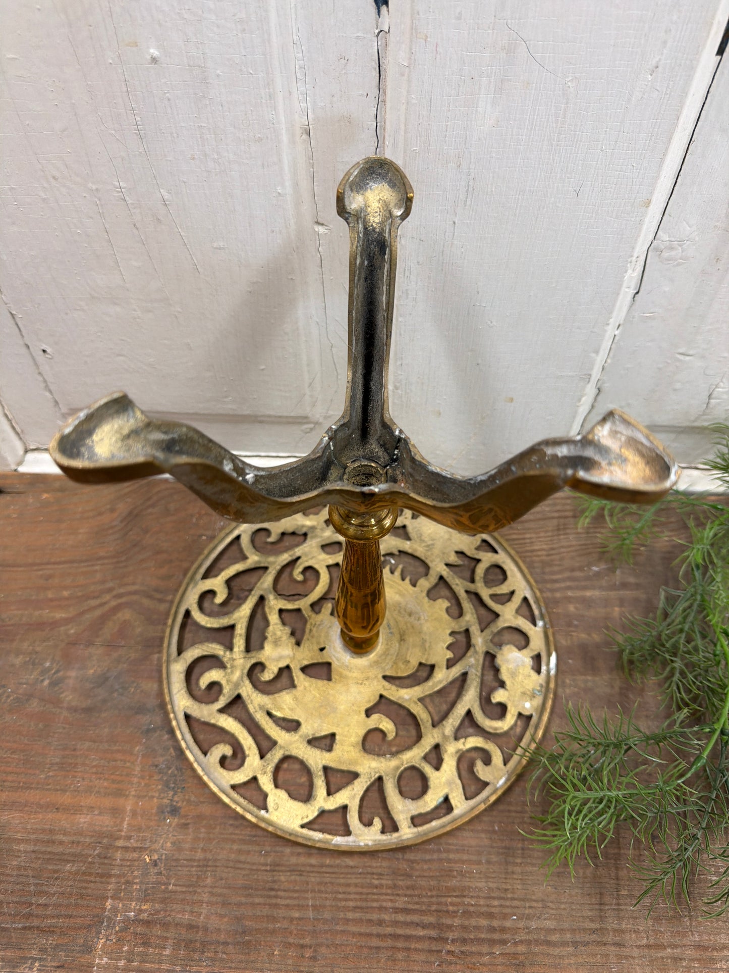 BRASS PLANT STAND