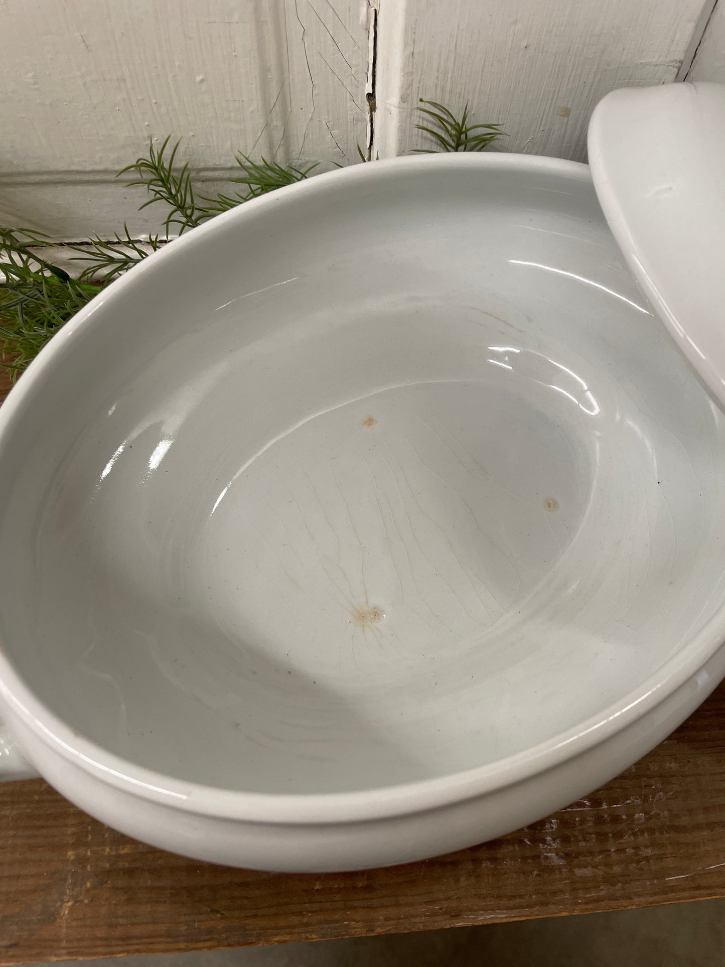 IRONSTONE COVERED DISH MEAKIN